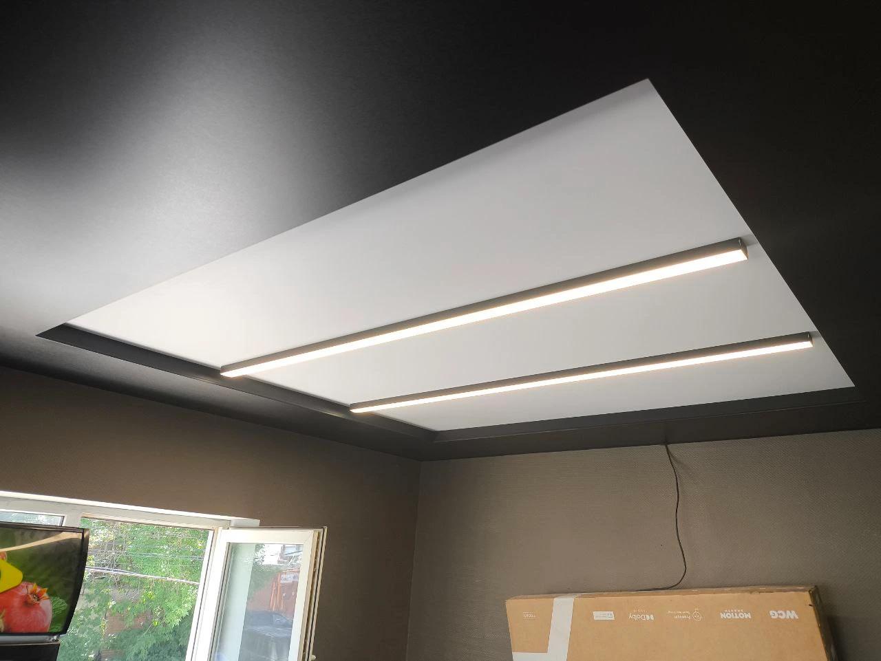 Комната отдыха в детейлинг центре — натяжной потолок 30 м² Коммерческое