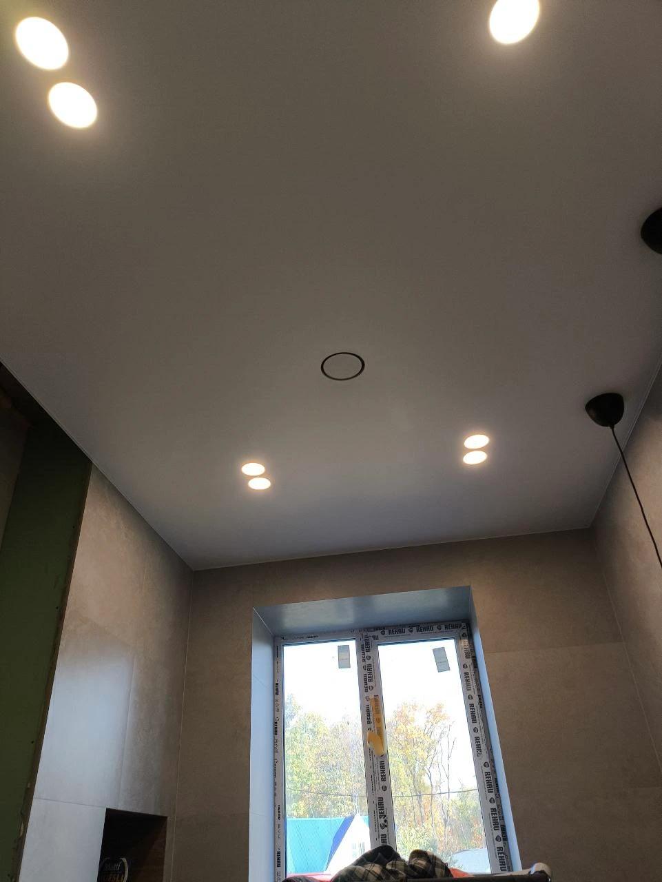 Жилой дом на массиве Миндрониха — натяжной потолок 260 м² Дом