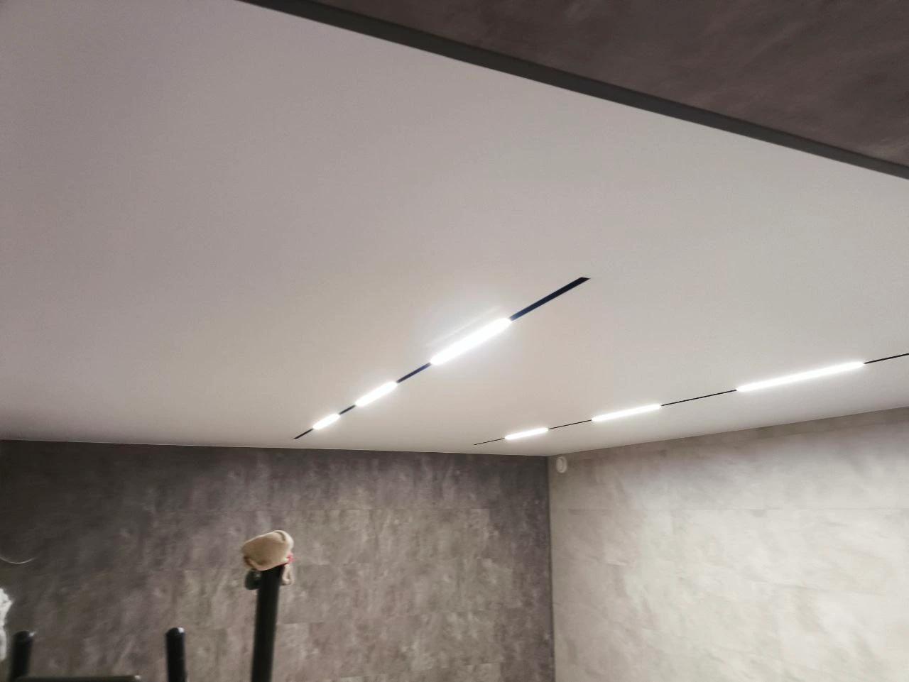 Спортзал на цокольном этаже частного дома — натяжной потолок 40м² Дом