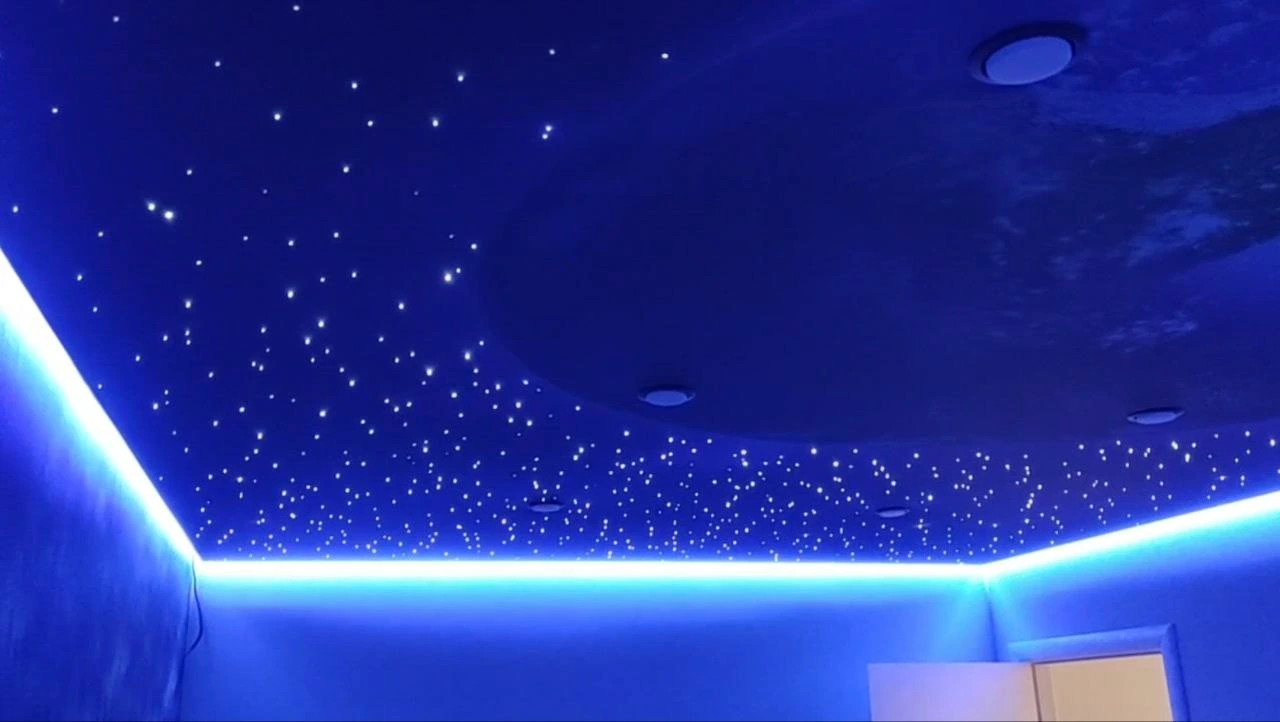 Звёздное небо на тканевом потолке — фото 1